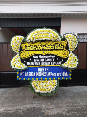 Papan Bunga Duka di Pantai Lunci